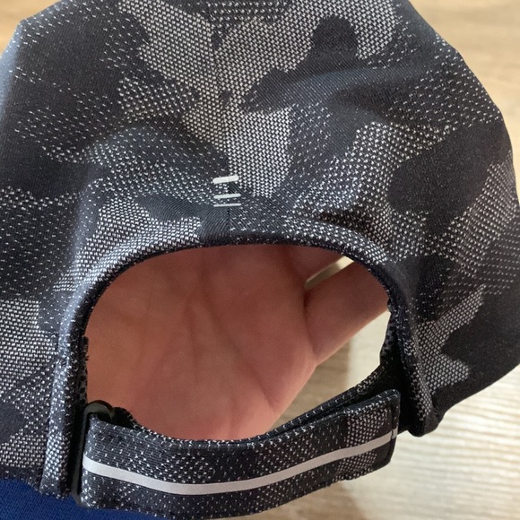 Lululemon Camo Cap - Picture 4 of 4